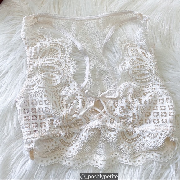 Victoria's Secret lined Lace Flower detail Wireless Dream Angels Bralette - Picture 2 of 9